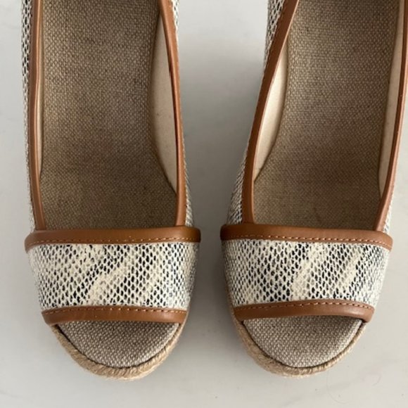 Tory Burch Sally Snake Print Wedge - Picture 5 of 6